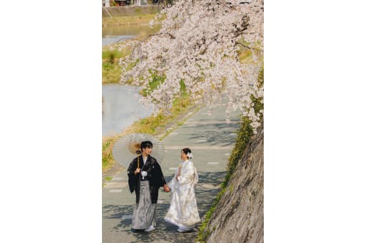 ロケーションは、京都でも特に人気の高い鴨川。