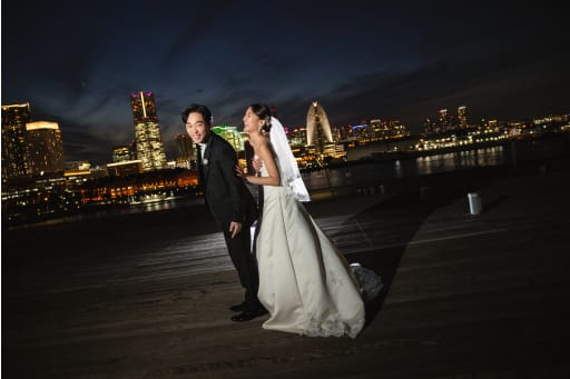 二人がカメラを忘れる瞬間