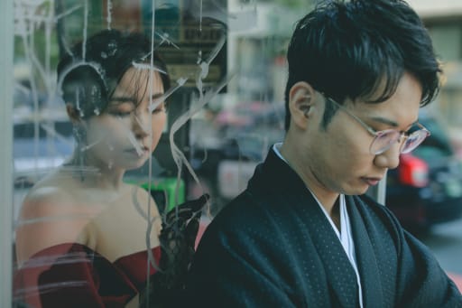 落書きされた電話ボックスもオシャレに