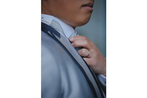 ご新郎様のお手元は横から少しクールに撮影しました＾＾