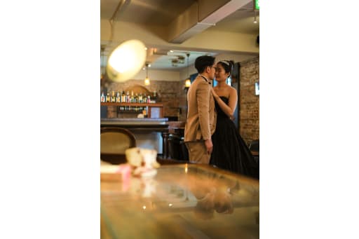 次に、二人の距離がぐっと近づくワンカットを撮影。