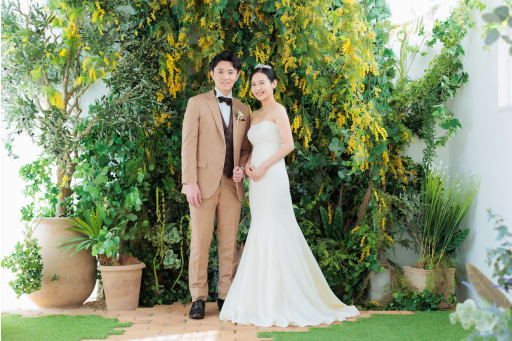 ミモザの前で。