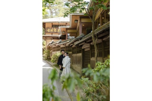 歴史ある建物と和装