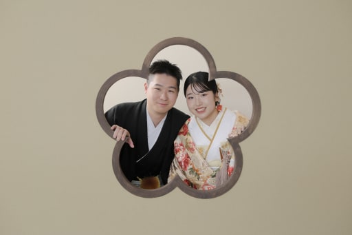 花形の窓