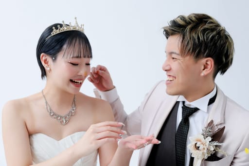 お互いの顔にぺたり！