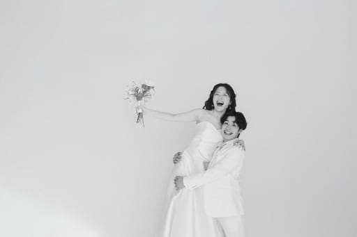 新婦様を新郎様に抱き上げていただきました！