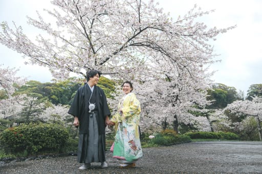 手をつないで、未来へステップ！