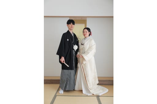 伝統的な立ち姿