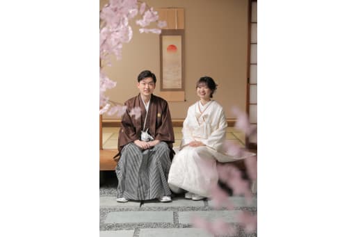 桜に囲まれて