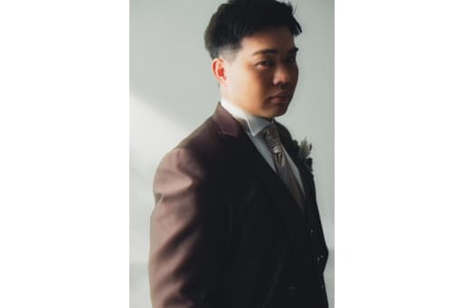 新郎さんのソロカットは少し雰囲気を変えて