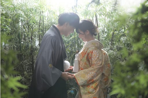 竹林の中で