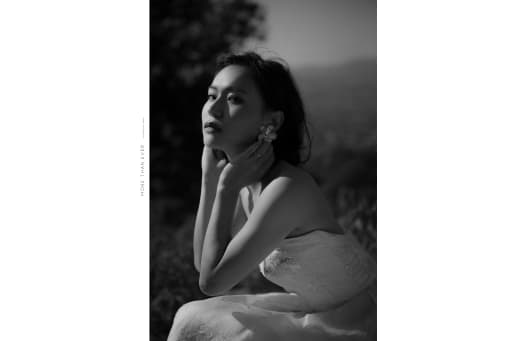 BRIDE'S SOLO SHOT