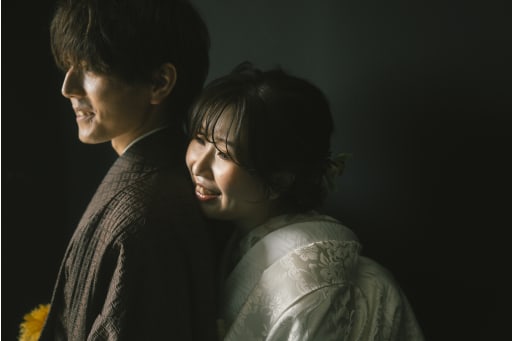 モノクロな背景に・・・