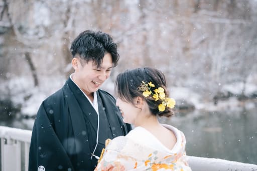 ちょっぴりはにかんで