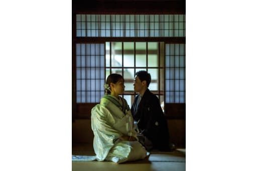 お二人の距離感を感じさせる、温かみのある写真となりました。