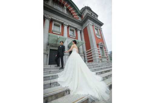 新郎様と手を繋いで