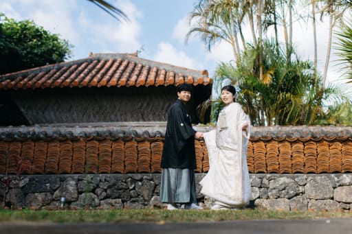 沖縄特有の赤瓦の古民家