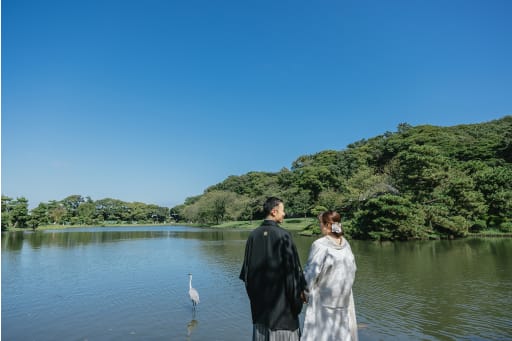 青空と日本庭園