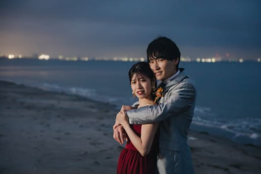 夜の海に輝く、美しいきらめきスマイル！