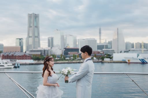 お花を渡すシーン