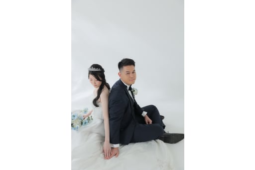 背中合わせ