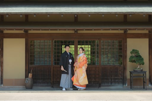 まずは立ち姿から