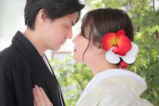 逆光でドラマチックに