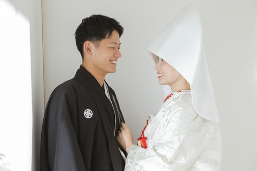 綿帽子をつけて