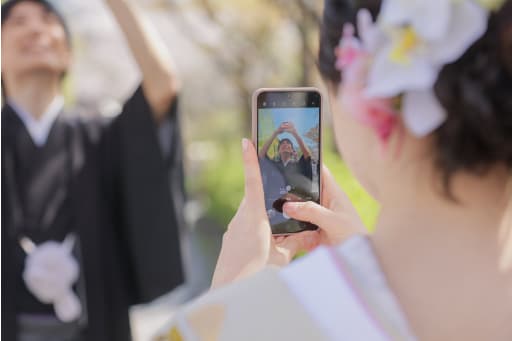 こちらは新婦様の携帯をねらってのカット！