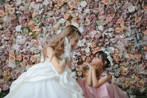 お花の壁にて