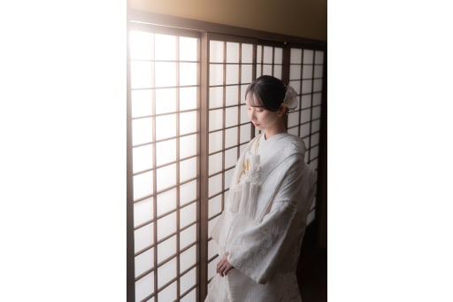 光に包まれる花嫁の美しさ