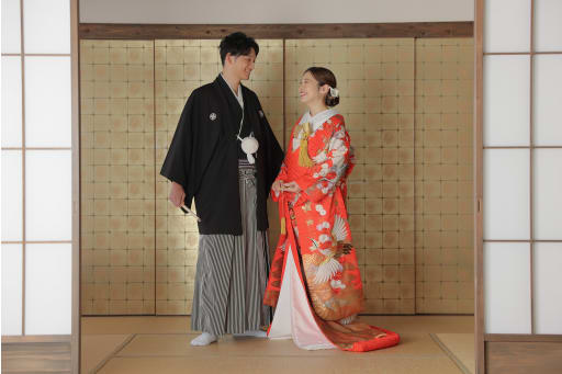 伝統的な立ち姿のお写真