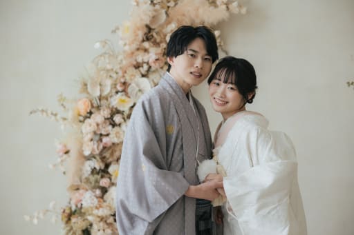 手をとって