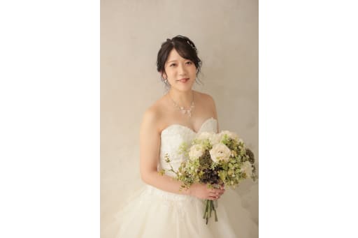 洋装の新婦さん