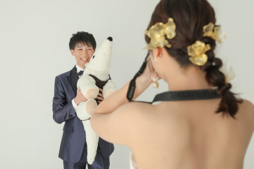 カメラで撮影している様子を ♪