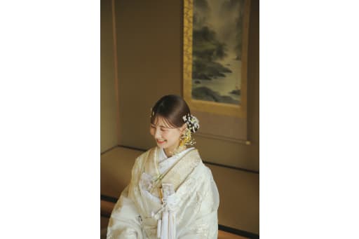 こだわりの髪飾りも