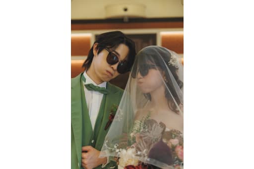 ベールとサングラスのいたずら