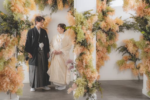 可愛らしい花壁で