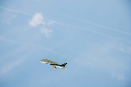 飛行機雲と