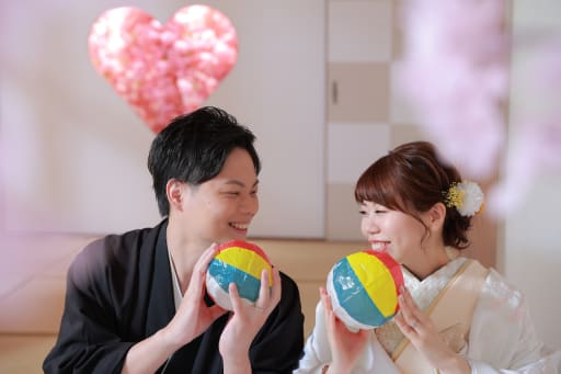 持ってきた紙風船を使って