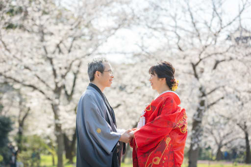 両手を繋いで