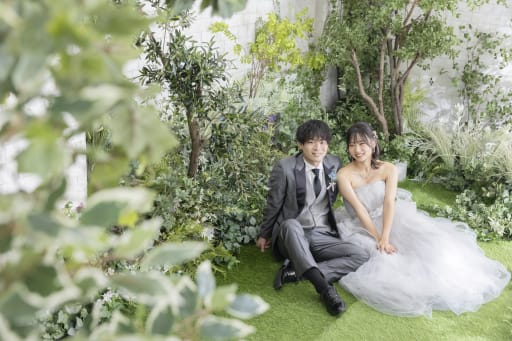 草花に囲まれてリラックスした表情でフィナーレ！