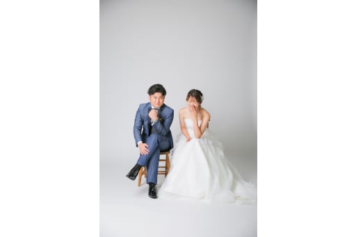 椅子に座って同じポーズ👯‍♂️