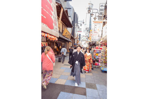 walking on the shinsekai street