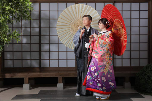 和室前にて木漏れ日感じた写真。