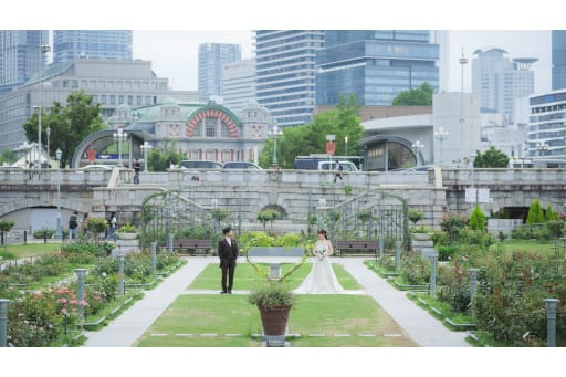 都会の喧騒を忘れて、緑の庭園で