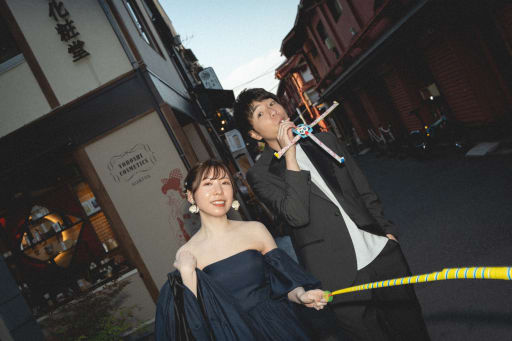 おもちゃで遊びながら