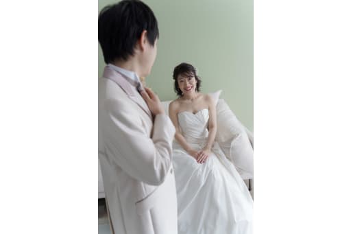 見つめ合う