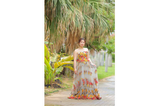 トロピカルなカラードレス