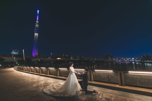 浅草の夜景と共に